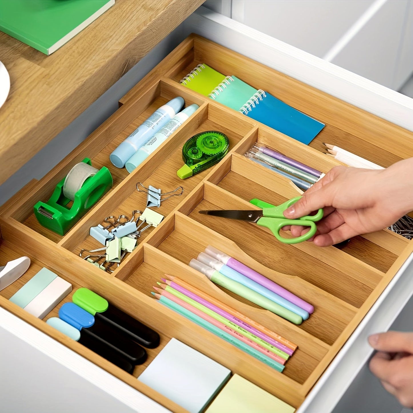 Expandable Bamboo Silverware & Cutlery Organizer – 9-Slot Kitchen Drawer Insert